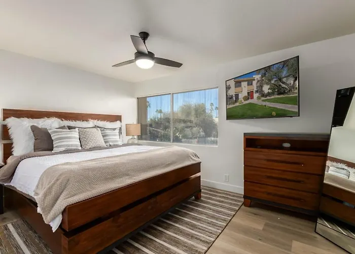 Modern Townhouse-walk 2 Oldtown-4 Heated Pools * Scottsdale