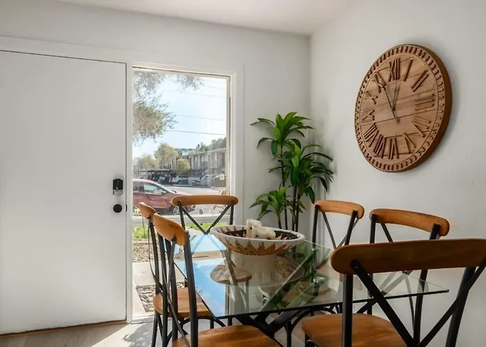 Modern Townhouse-walk 2 Oldtown-4 Heated Pools Holiday home Scottsdale