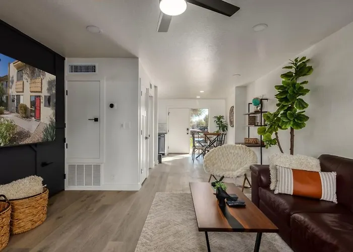 Modern Townhouse-walk 2 Oldtown-4 Heated Pools Holiday home *