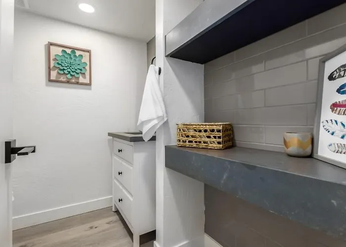 Modern Townhouse-walk 2 Oldtown-4 Heated Pools Holiday home