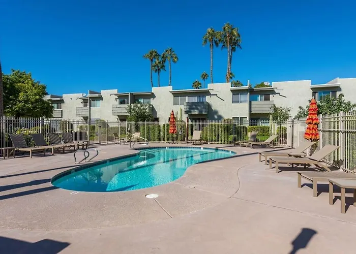 Modern Townhouse-walk 2 Oldtown-4 Heated Pools Holiday home